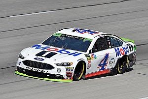 Kevin Harvick cruises to Stage 1 win at Texas