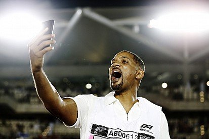 Will Smith elvitte a showt az évadzáró Abu Dhabi Nagydíjon