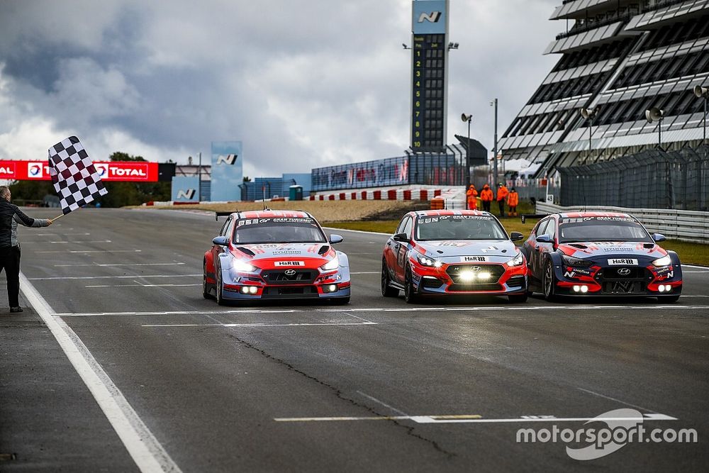 #830 Hyundai Motorsport Hyundai Veloster TCR: Manuel Lauck, Moritz Oestreich, Peter Terting, Marc Basseng, #831 Hyundai Motorsport Hyundai i30 N: Luca Engstler, Manuel Lauck, Harald Proczyk, Antti Buri, #165 Team Engstler, Hyundai i30 Fastback N, Marc Ehret, Kai Jordan, Markus Lungstrass