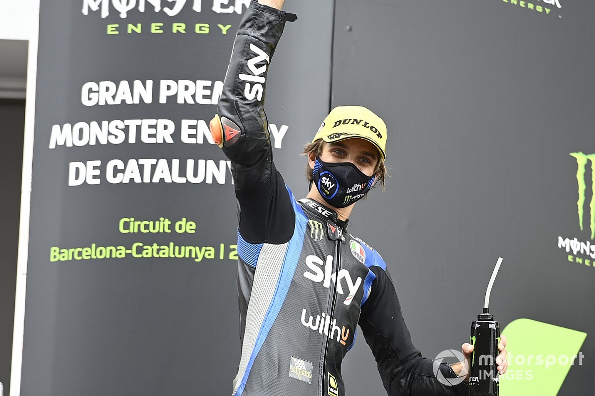Terrible caída de Luca Marini, que esquiva la fractura