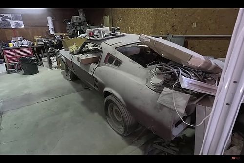 La storia di una Shelby GT500 abbandonata