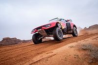 Loeb verslaat Peterhansel in titanenstrijd vierde etappe Dakar Rally