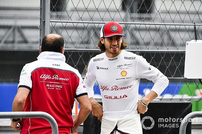 Alfa Romeo anuncia permanência de Giovinazzi em 2020