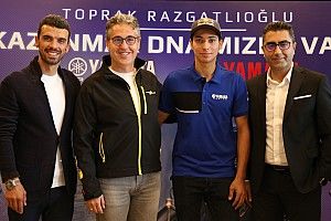Kenan Sofuoğlu: "Türkiye'de pist yerine stadyumlara yatırım yapılıyor"