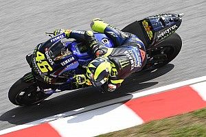 Rossi bezorgd over achterband, Marquez onder indruk van Yamaha