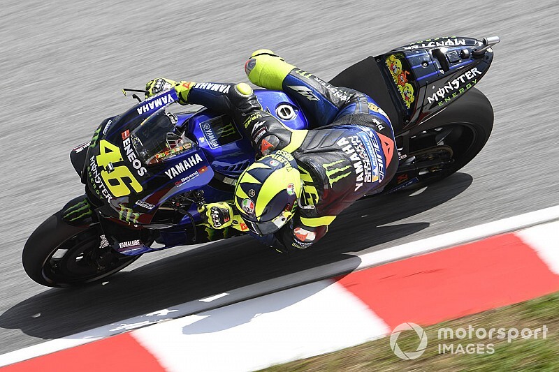 Rossi bezorgd over achterband, Marquez onder indruk van Yamaha