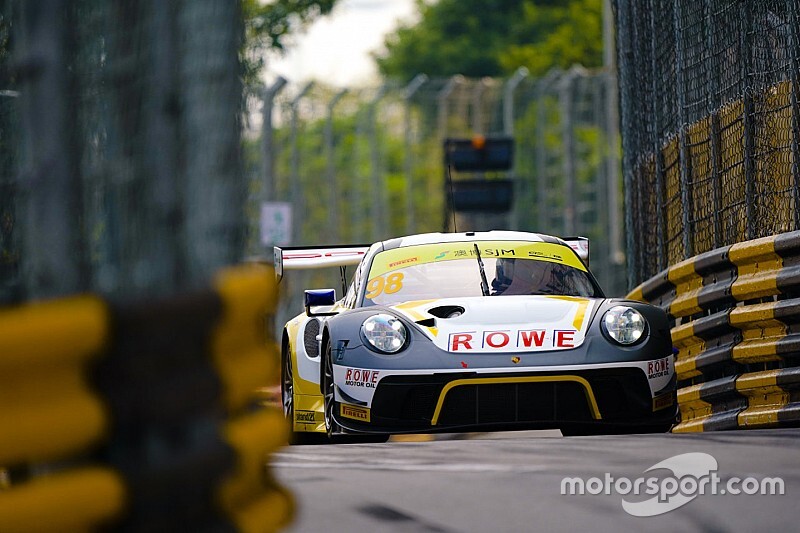 Macau, Libere 2 GT: altra doppietta Porsche con Bamber e Vanthoor