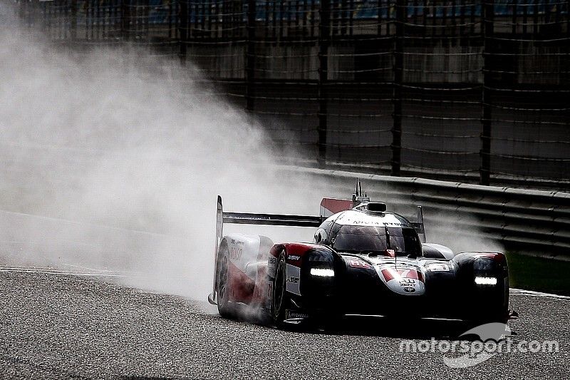 Toyota a testé trois rookies malgré la pluie à Bahreïn