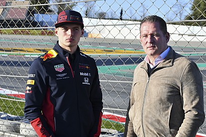 Verstappen, Zandvoort'un kendisine getireceği "ekstra yükten" endişeli