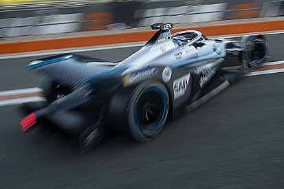 Не будет ли Porsche лузером? Не переругаются ли чемпионы? 5 интриг нового сезона Формулы Е