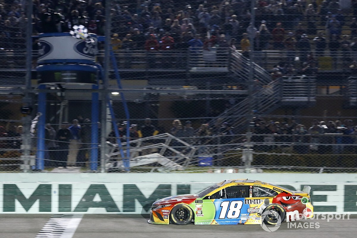 NASCAR z kibicami