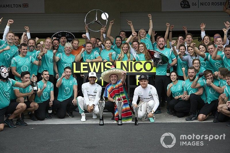 Rosberg szerint Hamilton sikerei egyre nagyobbá teszik a 2016-os bajnoki győzelmét a rekorder ellen