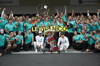 Rosberg szerint Hamilton sikerei egyre nagyobbá teszik a 2016-os bajnoki győzelmét a rekorder ellen
