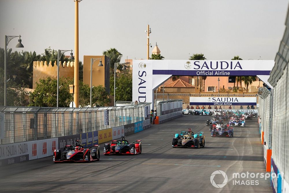 Sébastien Buemi, Nissan e.Dams, Nissan IMO2 Lucas Di Grassi, Audi Sport ABT Schaeffler, Audi e-tron FE06 andAntonio Felix da Costa, DS Techeetah, DS E-Tense FE20 