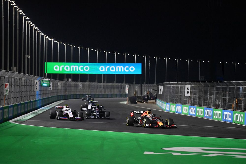FIA gaat optreden tegen langzaam rijden tijdens kwalificatie in Jeddah