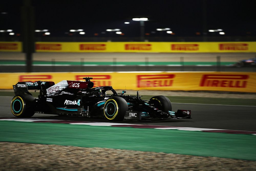 Hamilton odrzuca teorię o systemie DAS