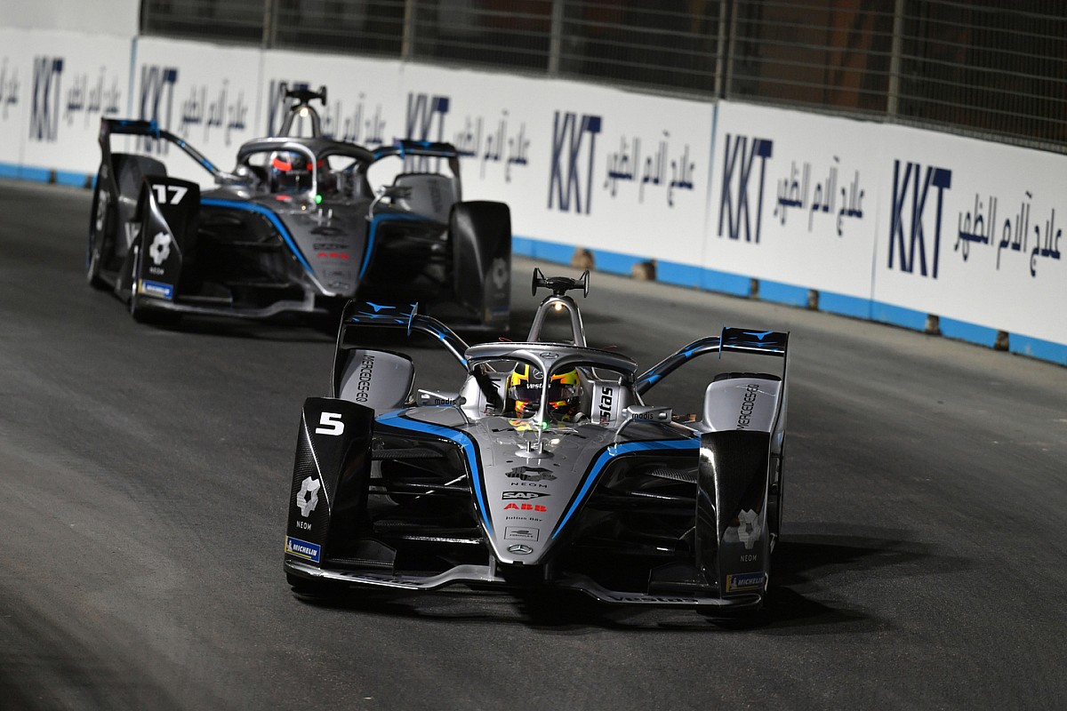 Vandoorne acepta la culpa por el error del modo de ataque de Diriyah Formula E