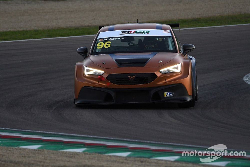 TCR Italy: rimonta e dominio di Azcona in Gara 1 a Imola