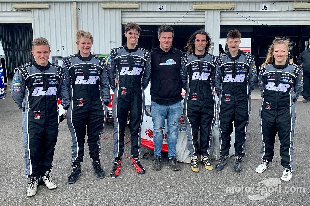 Karters, sim racers sample Supercar