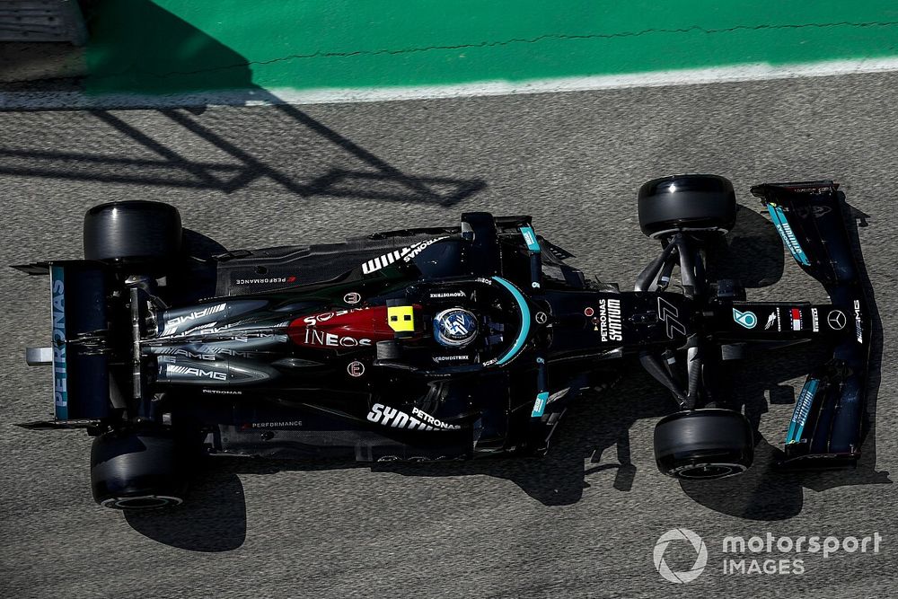 Bottas az élen a Perez és Ocon bizarr ütközése miatt félbeszakított első szabadedzésen Imolában