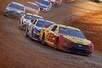 Logano holds off Stenhouse in OT for Bristol Dirt Track win