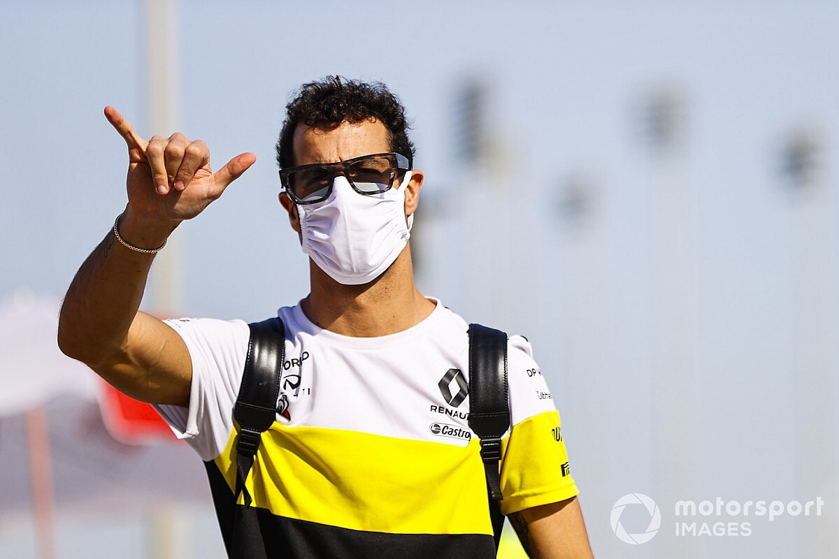 Ricciardo szívesen mászna Hamilton fejébe