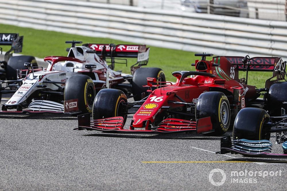 De auto van Charles Leclerc, Ferrari SF21 