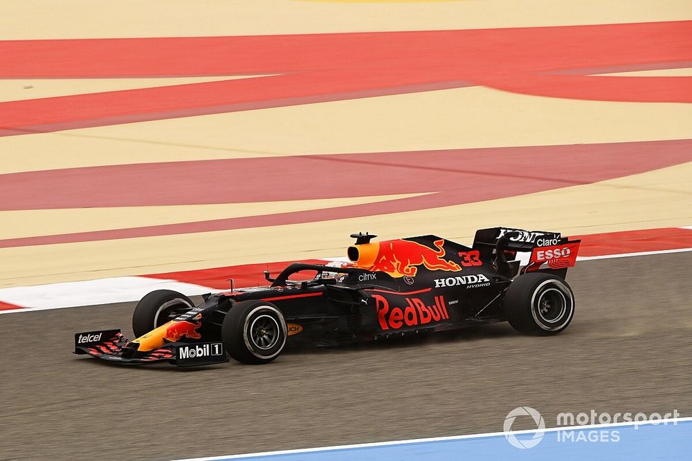 Verstappen: "Sprint yarışını para için deniyorlar"