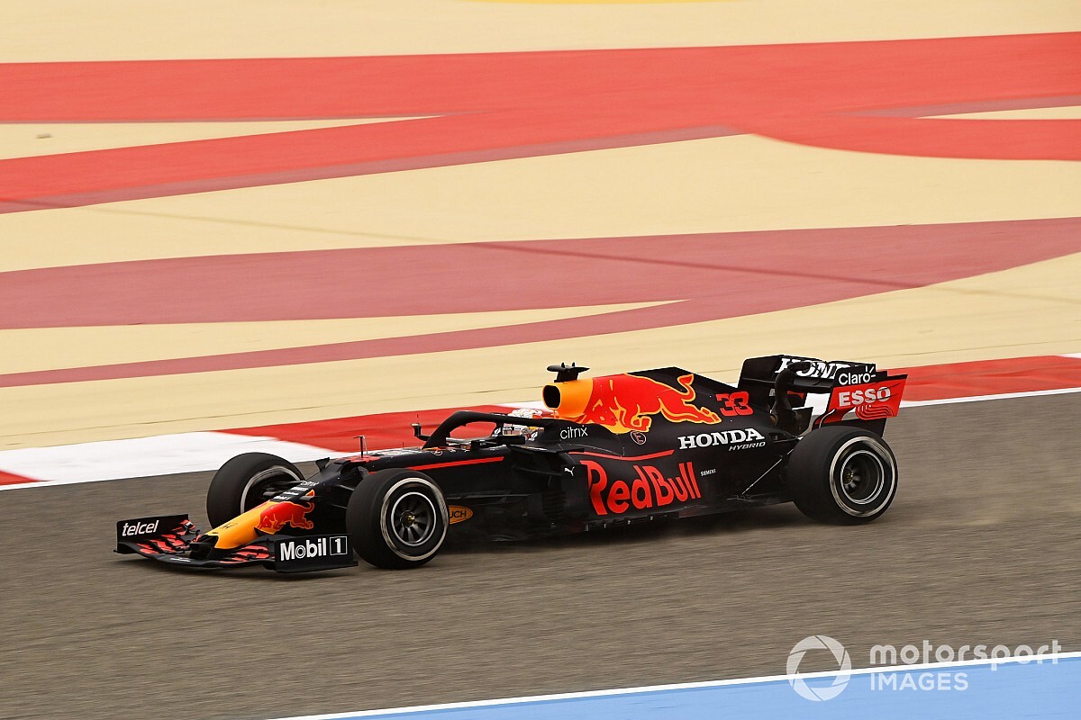 Verstappen: "Sprint yarışını para için deniyorlar"