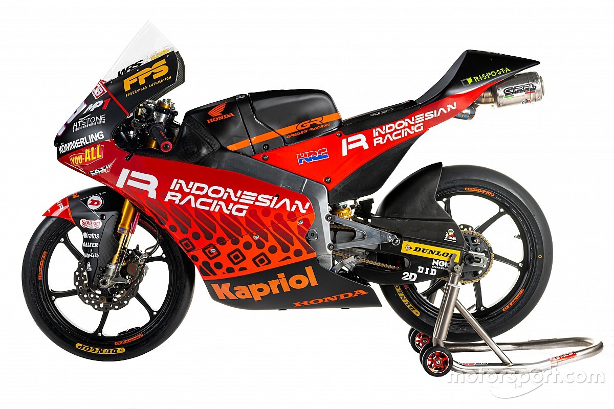 Desainer Helm Rossi Garap Livery Batik Indonesian Racing Gresini Moto3