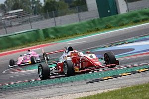 Assista AO VIVO a 1ª corrida do fim de semana da F4 Italiana com Gianluca Petecof