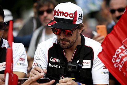 Alonso: Formula 1'e "hemen" yarış kazanabileceğim bir araç olursa döneceğim