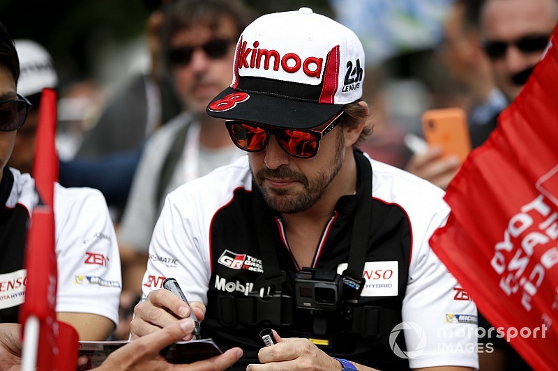 Alonso: Formula 1'e "hemen" yarış kazanabileceğim bir araç olursa döneceğim