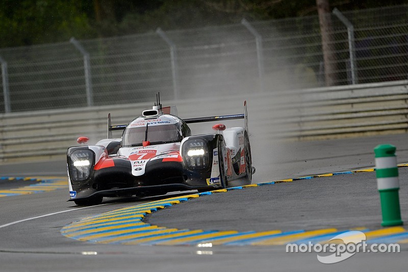 Conway assomme Buemi, la Toyota #7 s'échappe