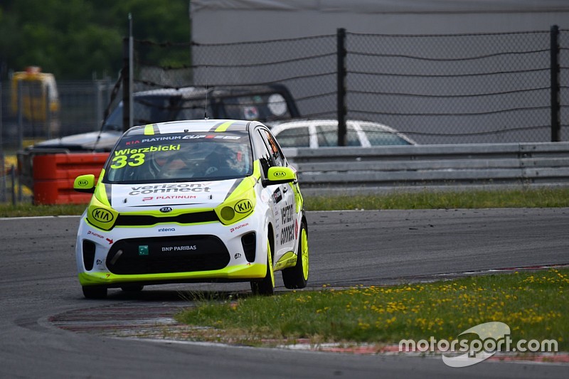 KIA PLATINUM CUP – Wierzbicki zdobył pole position