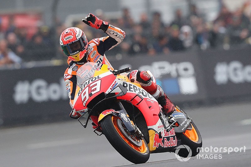 Marquez domina anche a Le Mans, sul podio le Ducati di Dovi e Petrucci
