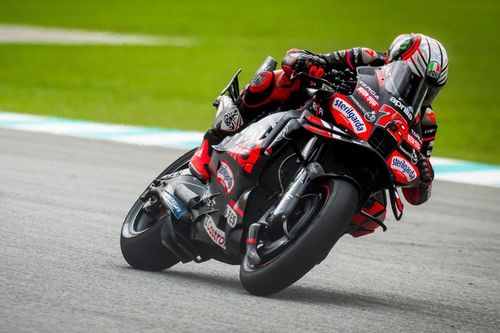 Por qué Aprilia sufrió tanto en el viernes del GP de Malasia de MotoGP