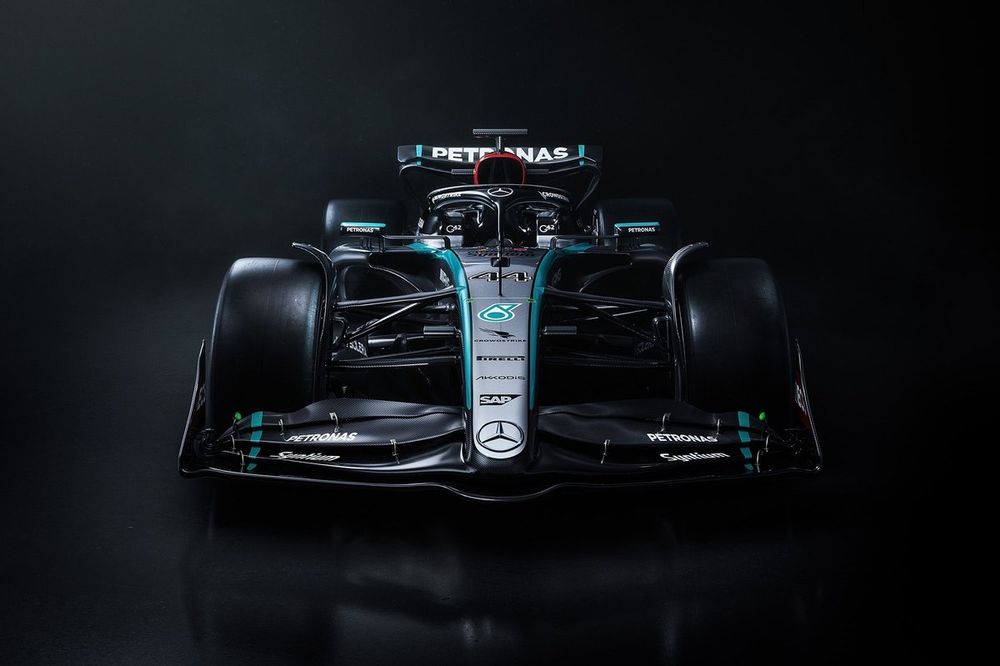 Lewis Hamilton, Mercedes W15