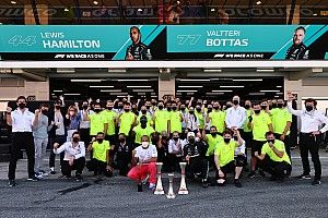 Ecclestone: "Hamilton rahat şekilde şampiyon olacak"