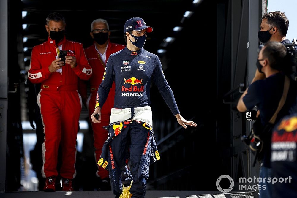 Perez's bodyguard shot during car robbery attempt in Mexico