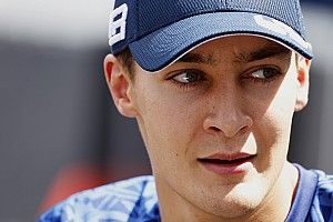 F1: Russell é punido em três posições por incidente com Sainz