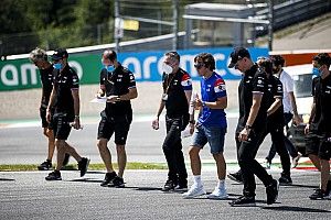 Bijgeloof laat Alonso op donderdagen meelopen met F1-track walks
