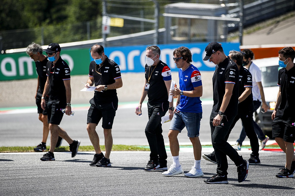 A „babonás” Alonso elkezdett pályabejárásokra járni