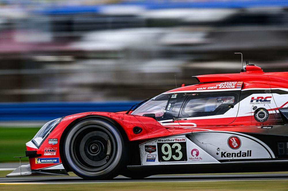 #93 Acura Meyer Shank Racing w/Curb Agajanian Acura ARX-06: Renger van der Zande, Nick Yelloly, Alex Palou, Kaku Ohta