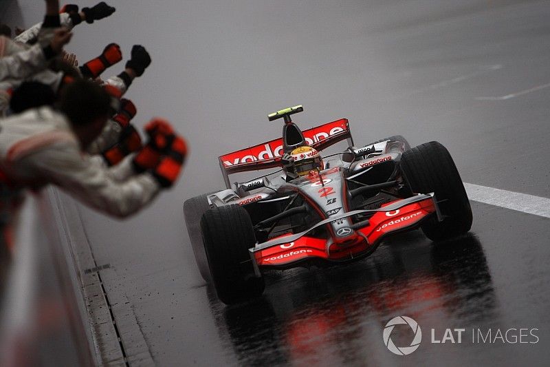 Ganador de la carrera Lewis Hamilton, McLaren MP4-22