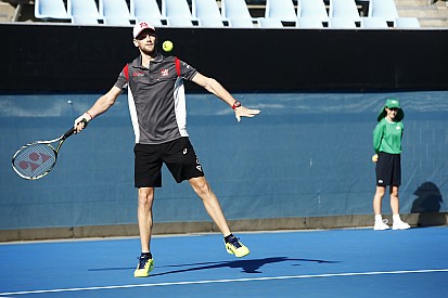 Grosjean se sent comme Federer "avec une raquette de ping-pong"