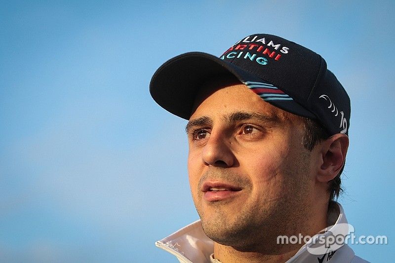 Massa na frente e problemas para McLaren; as imagens do dia