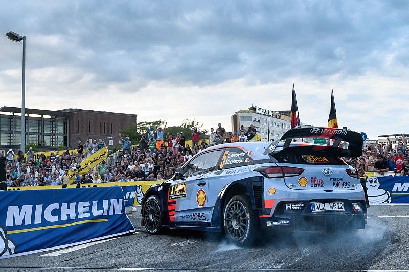 Neuville lastra sus opciones de título por un toque en Alemania