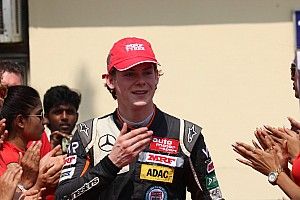 Newey leads ultra-close second F3 test day