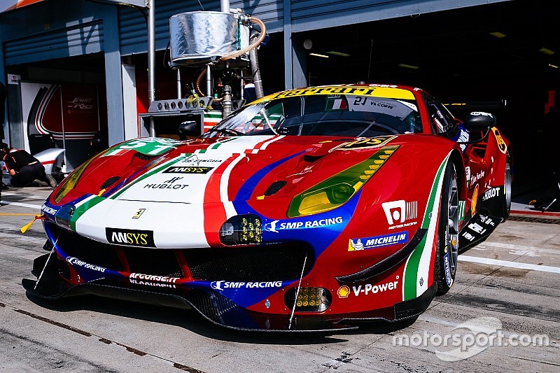 Мир, дружба, жвачка: Ferrari и Ford поменялись гаражами в WEC